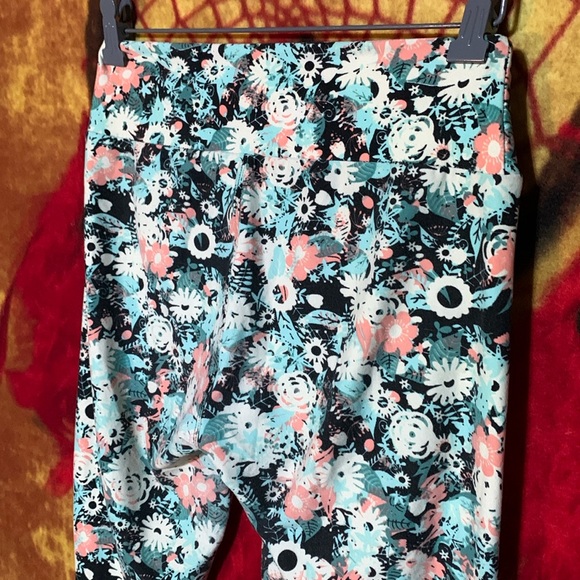 LULAROE-light multicolor floral poly blend high waist stretch legging/yoga pants - Picture 6 of 9